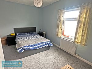 Bedroom- click for photo gallery